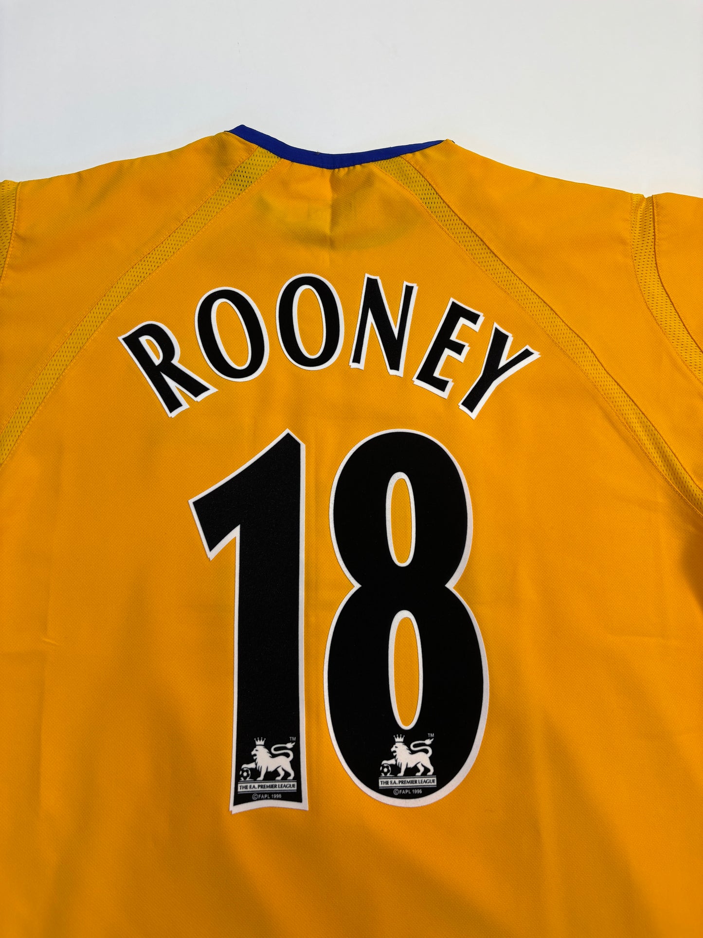 Everton Away Shirt 2003/04 (L) Rooney 18