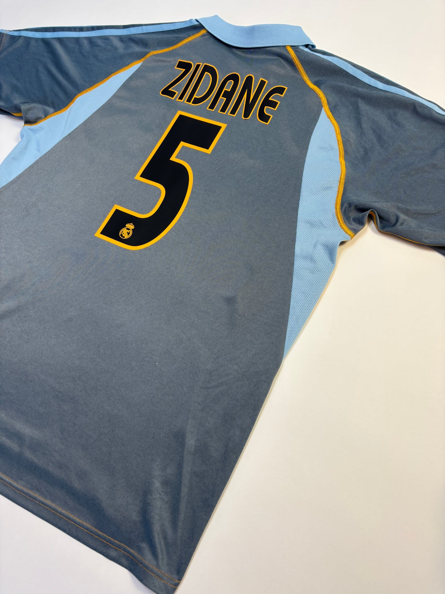 Real Madrid Third Shirt 2003/04 (M) Zidane 5