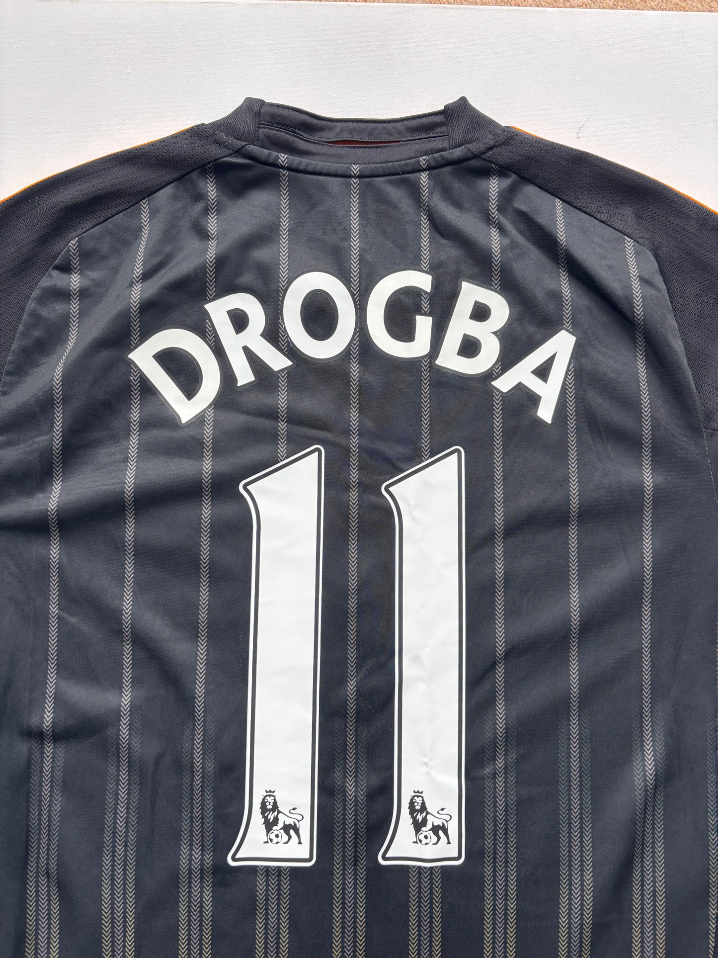 Chelsea Away Shirt 2010/11 (XL) Drogba 11