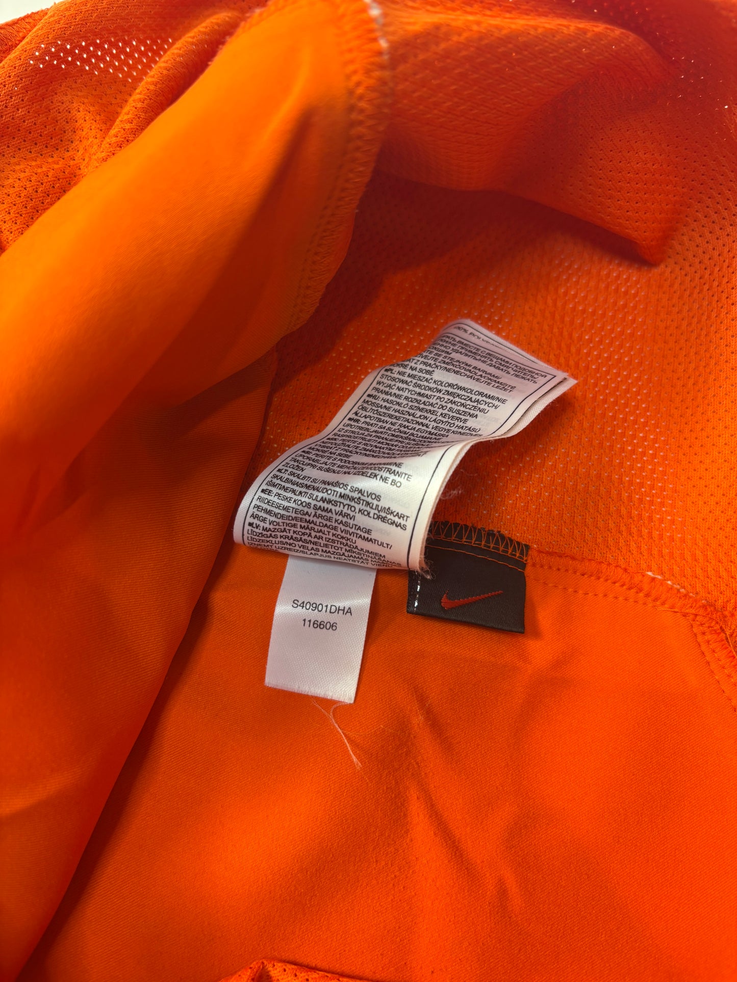 Netherlands Home Shirt 2004/06 (L) Robben 19