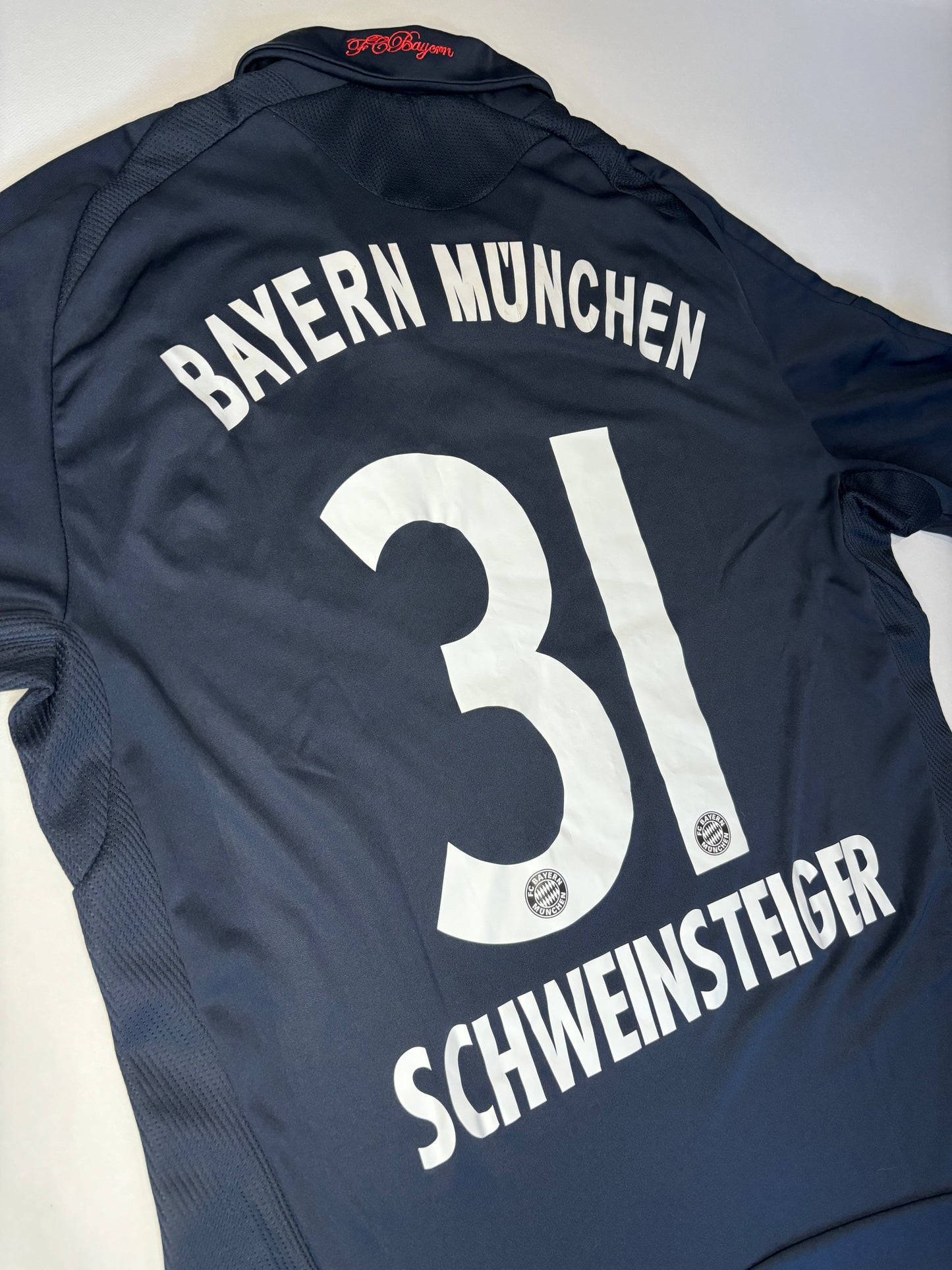 Bayern Munich Away Shirt 2008/09 (M) Schweinsteiger 31