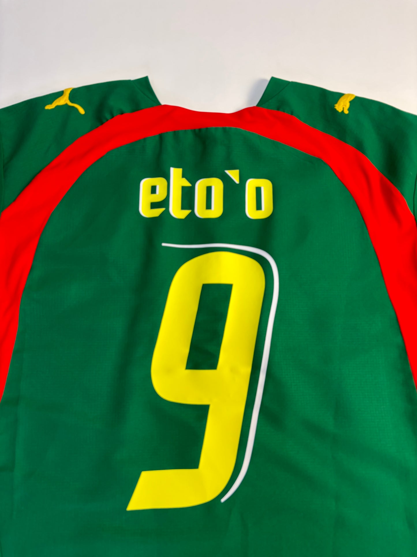 Cameroon Home Shirt 2006/08 (L) Eto’o 9